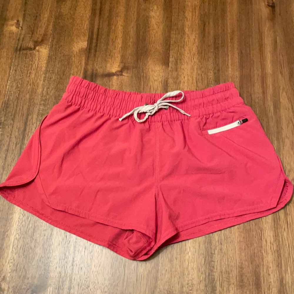 Vuori Shorts